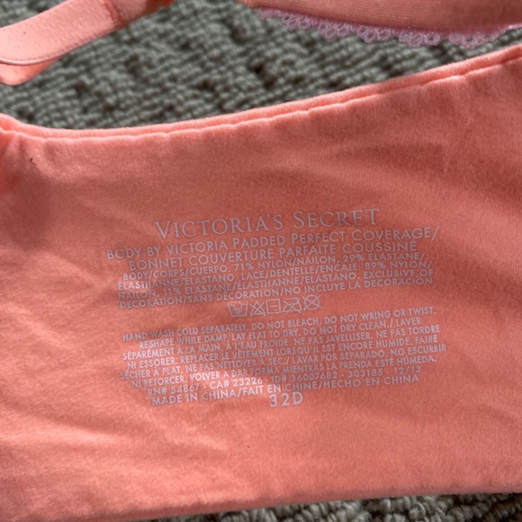 Victoria's Secret Bra - Body by Victoria - Padded Perfect Coverage - 32D - Picture 4 of 4